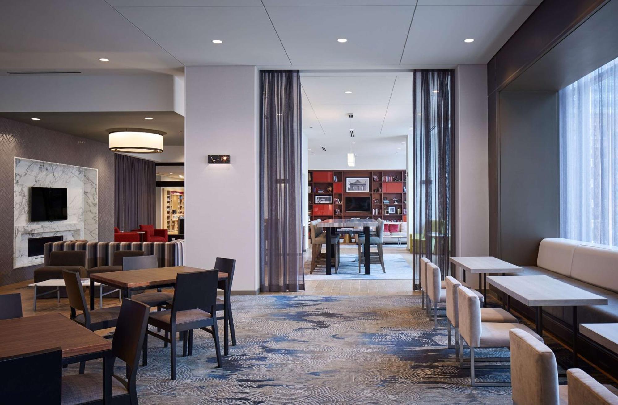 Hampton Inn Chicago West Loop Fulton Market Area Exterior photo