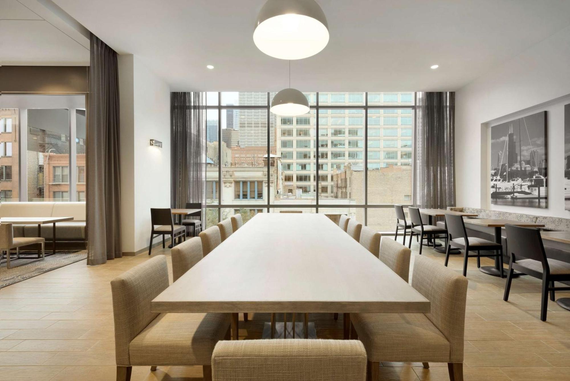 Hampton Inn Chicago West Loop Fulton Market Area Exterior photo