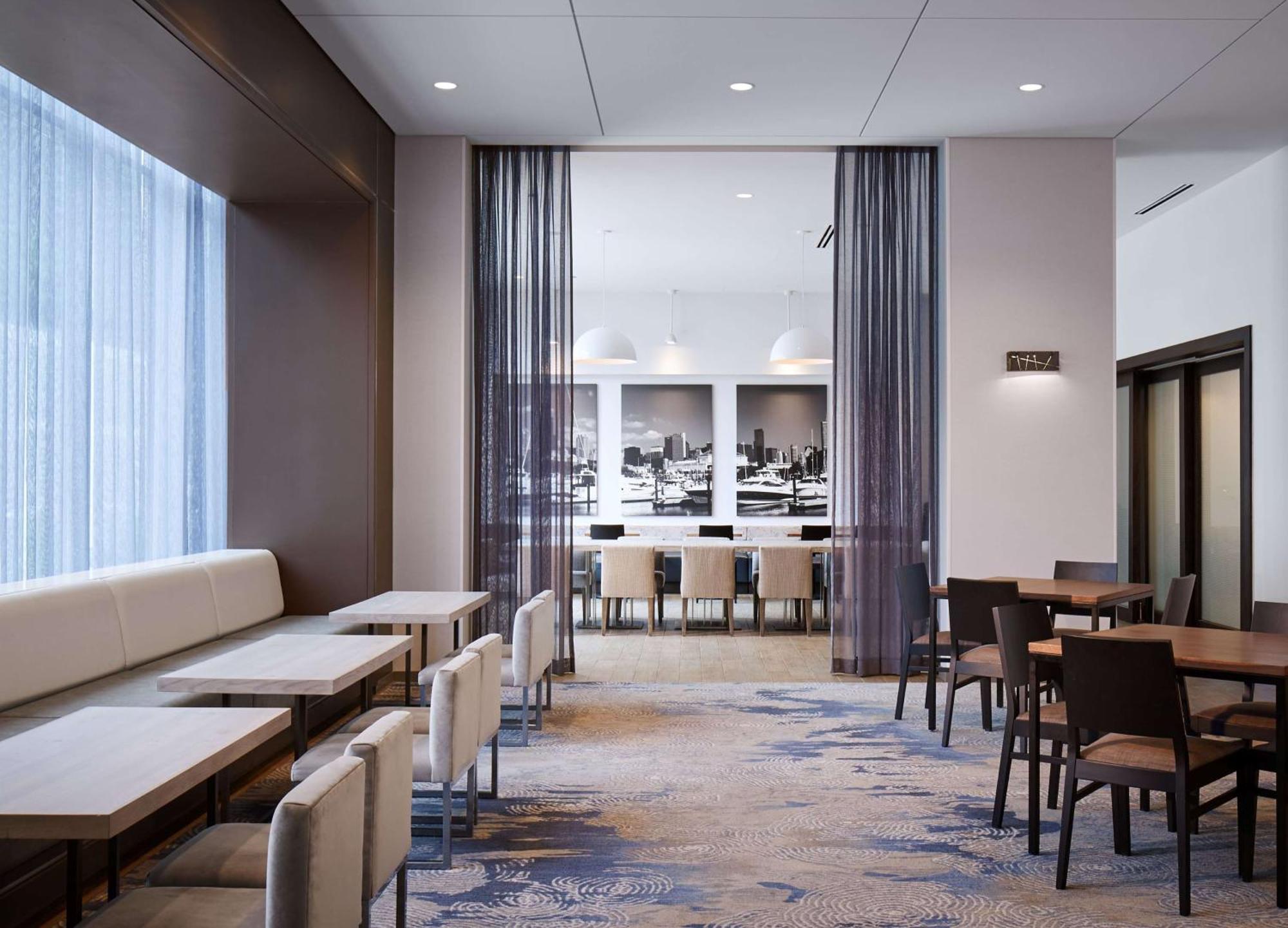 Hampton Inn Chicago West Loop Fulton Market Area Exterior photo